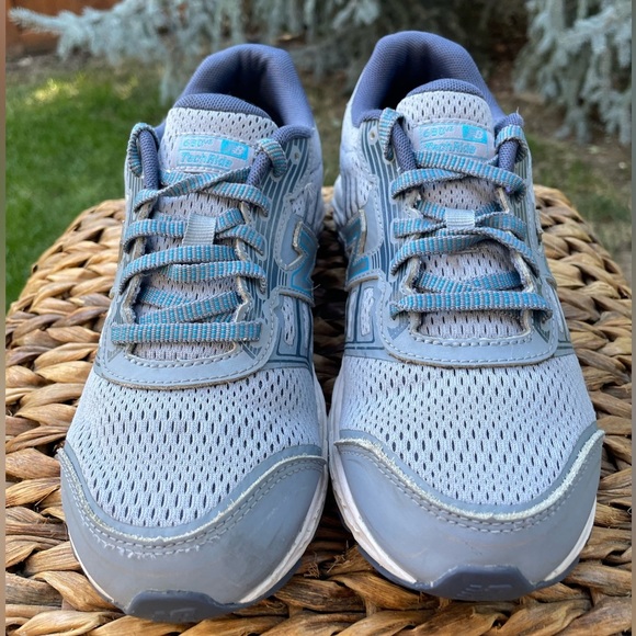 New Balance 680 V5 Running Shoes Sneakers Youth size 5 fit Women US size 7 - Picture 6 of 10